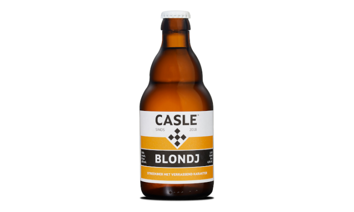 Casle Blondj Casle Blondj flesje op witte achtergrond